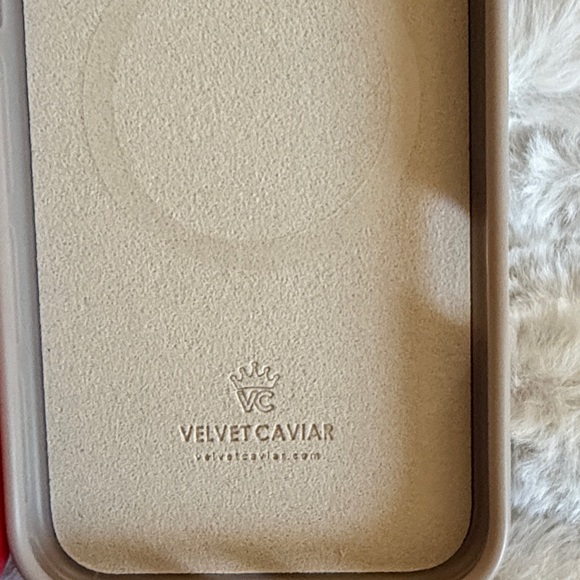 2 Velvet Cavair IPhone 17 Pro Max Cases. Brand new! - Picture 3 of 5
